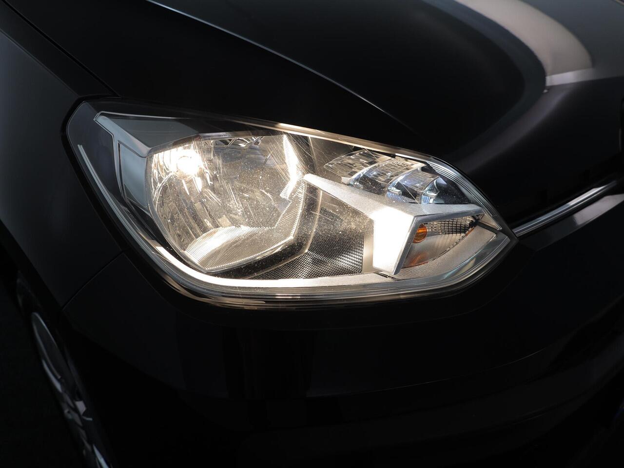 Volkswagen UP! 1.0 65 pk | Verlengde garantie | Navigatie via App | Autom. airco | Cruise control | Parkeersensoren achter | Achteruitrijcamera |