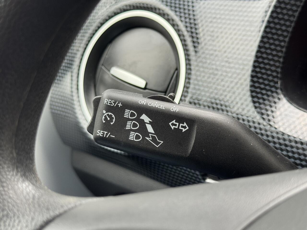 Volkswagen UP! 1.0 BMT move up! Clima/Camera/Cruise/PDC