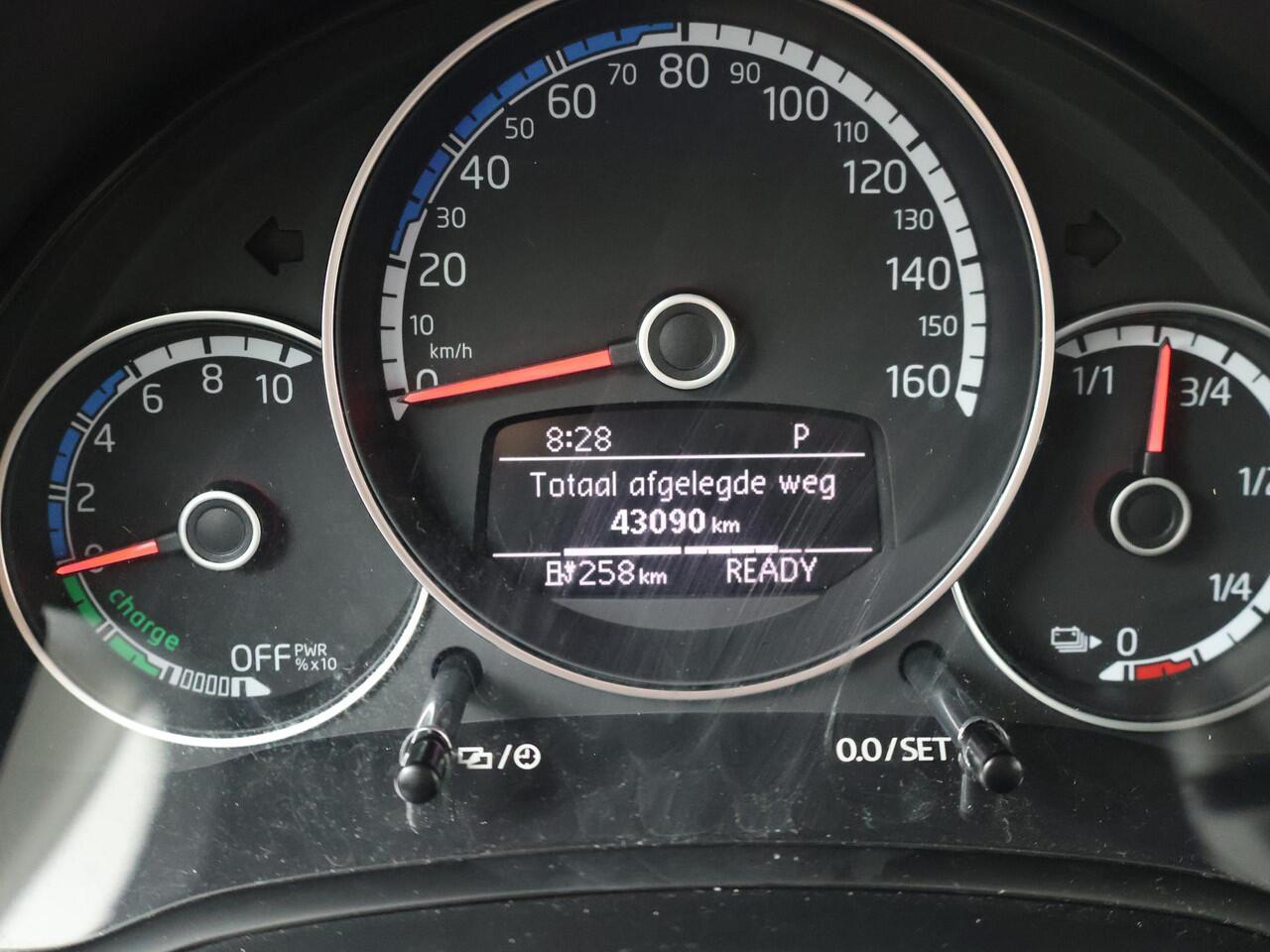 Volkswagen UP! e-Up! e-up! | 83 PK | SoH 91% | Achteruitrijcamera | Cruise control | Climate control |