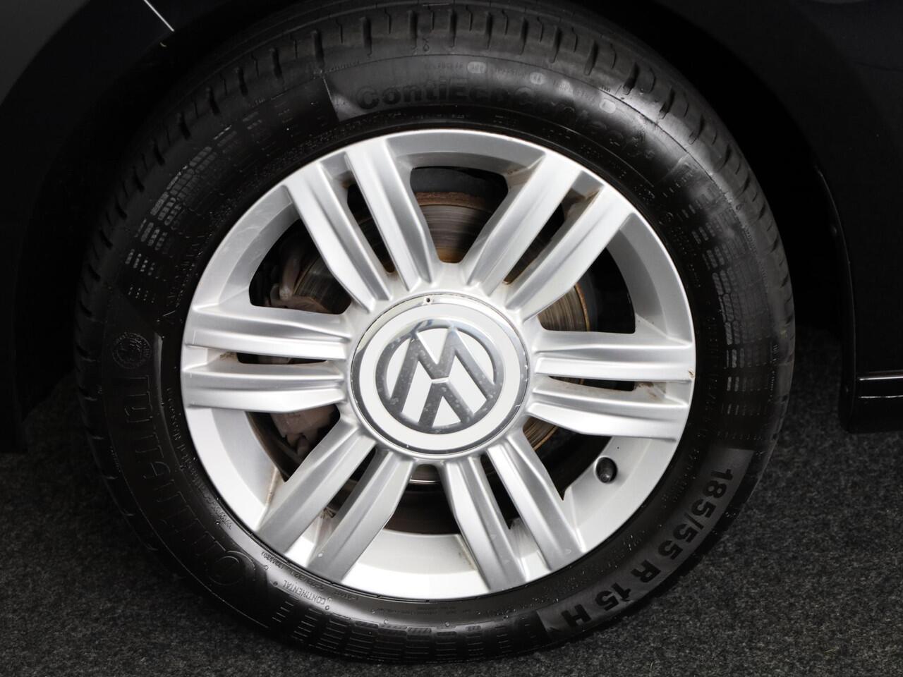 Volkswagen UP! 1.0 BMT high up! | Parkeersensoren | Multistuur | Airco | Navigatie via app |