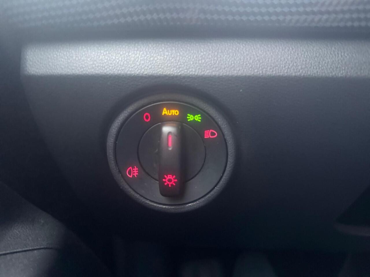 Volkswagen UP! 1.0 BMT move up! | Bluetooth | DAB | Airco | Elektrische Ramen | Stuurbekrachtiging | Automatische Verlichting