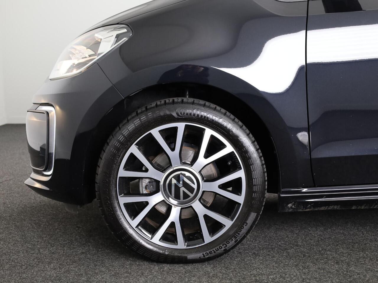 Volkswagen UP! e-Up! e-up! Style 83 pk | Navigatie via App | Autom. airco | Parkeersensoren achter | Achteruitrijcamera | Cruise control | Stoelverwarming |