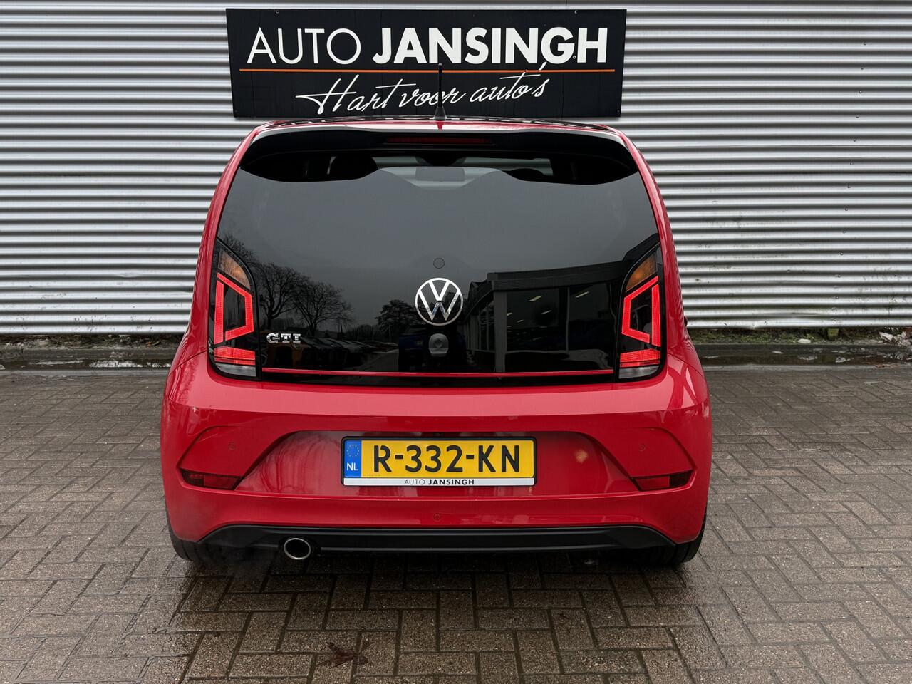 Volkswagen UP! 1.0 TSI GTI 116pk als nieuw! | Clima | Camera | PDC Achter | Bluetooth | Cruise | Stoelverwarming | RIJKLAARPRIJS INCL 12 MAANDEN GARANTIE EN BEURT