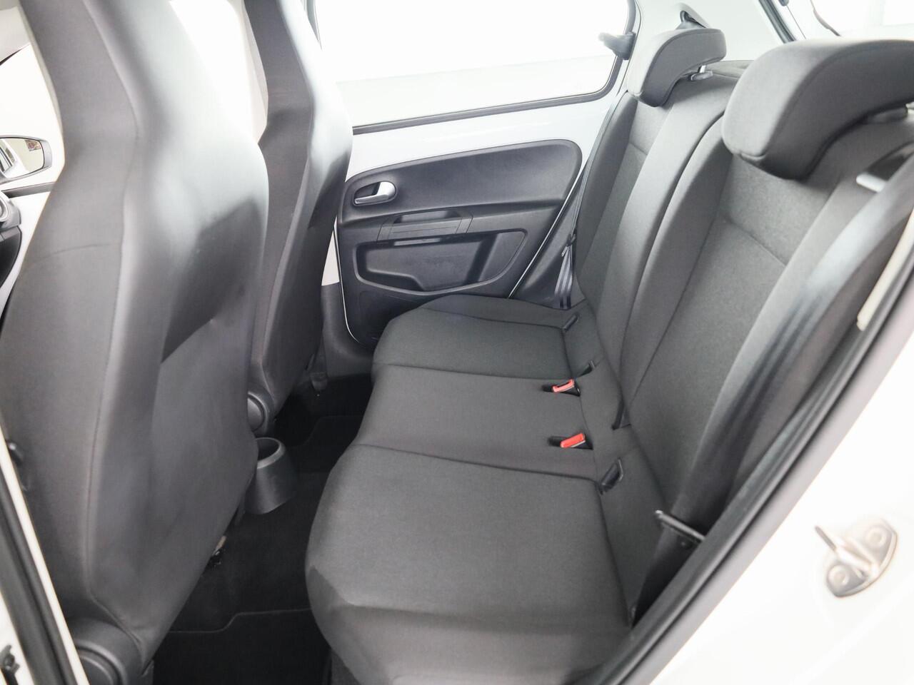 Volkswagen UP! 1.0 65 pk | Verlengde garantie | Navigatie via App | Airco | Rijstrooksensor |