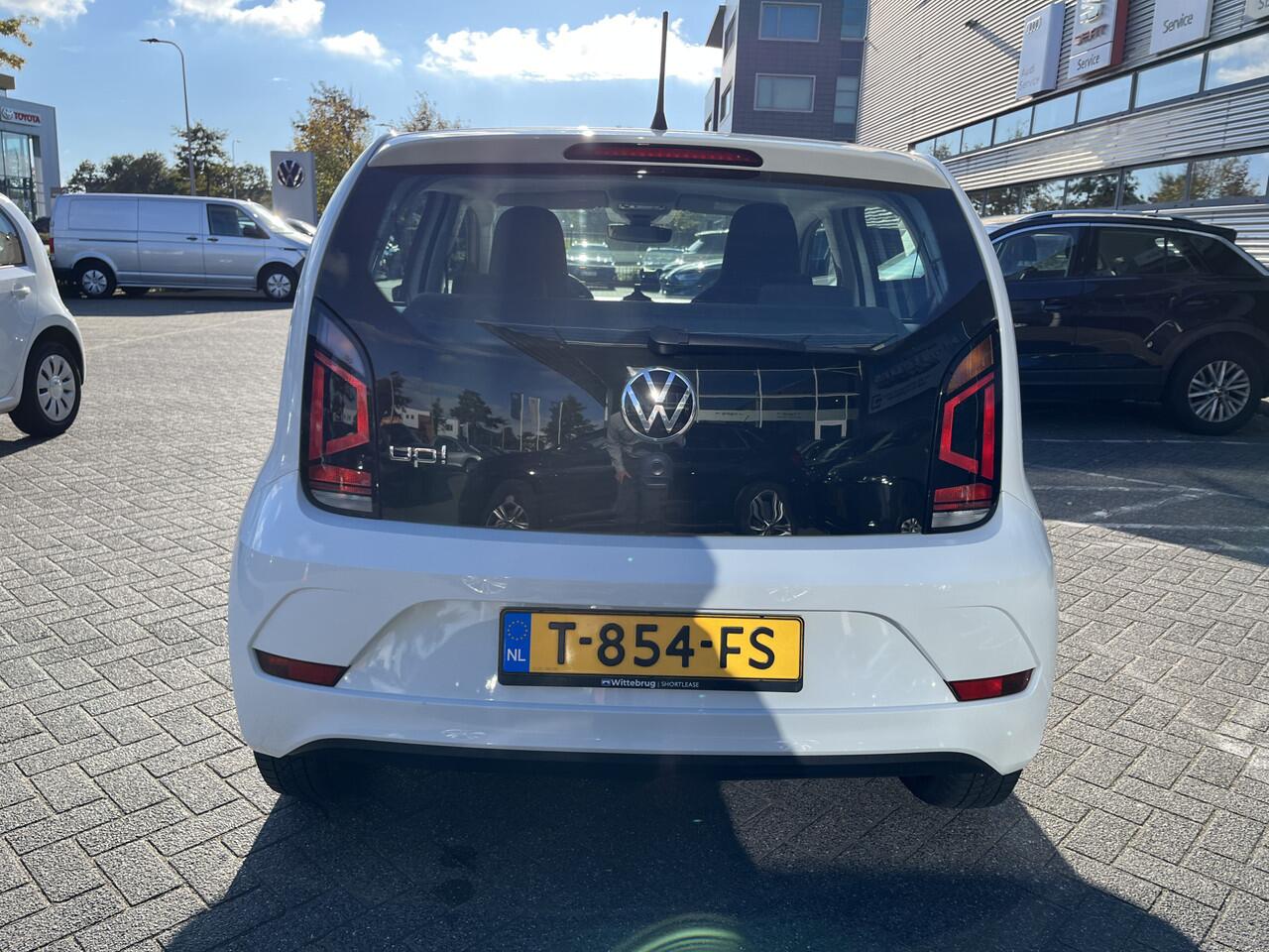 Volkswagen UP! 1.0 Bluetooth / Airconditioning / Navigatie by app