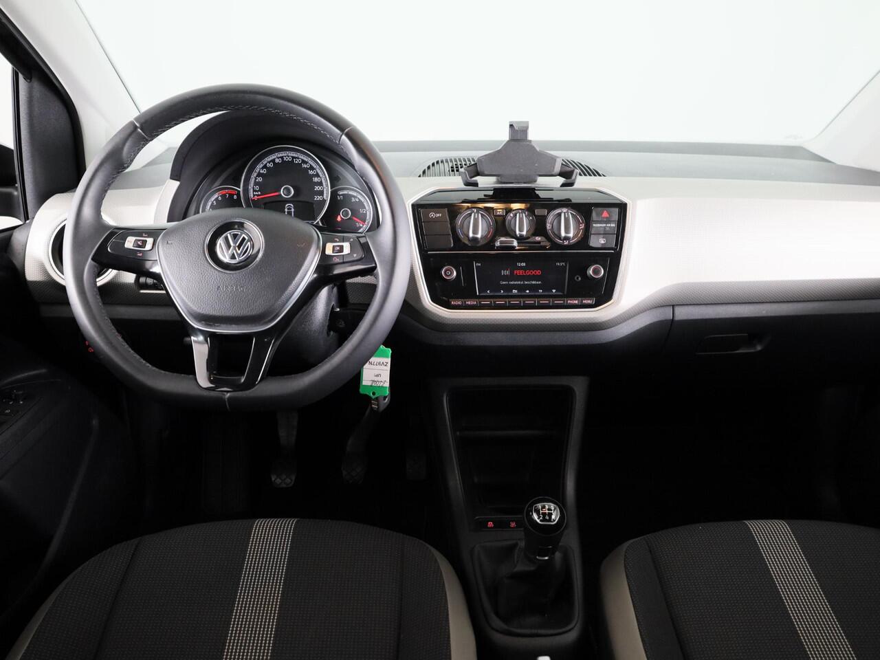 Volkswagen UP! 1.0 BMT high up! | Parkeersensoren | Multistuur | Airco | Navigatie via app |