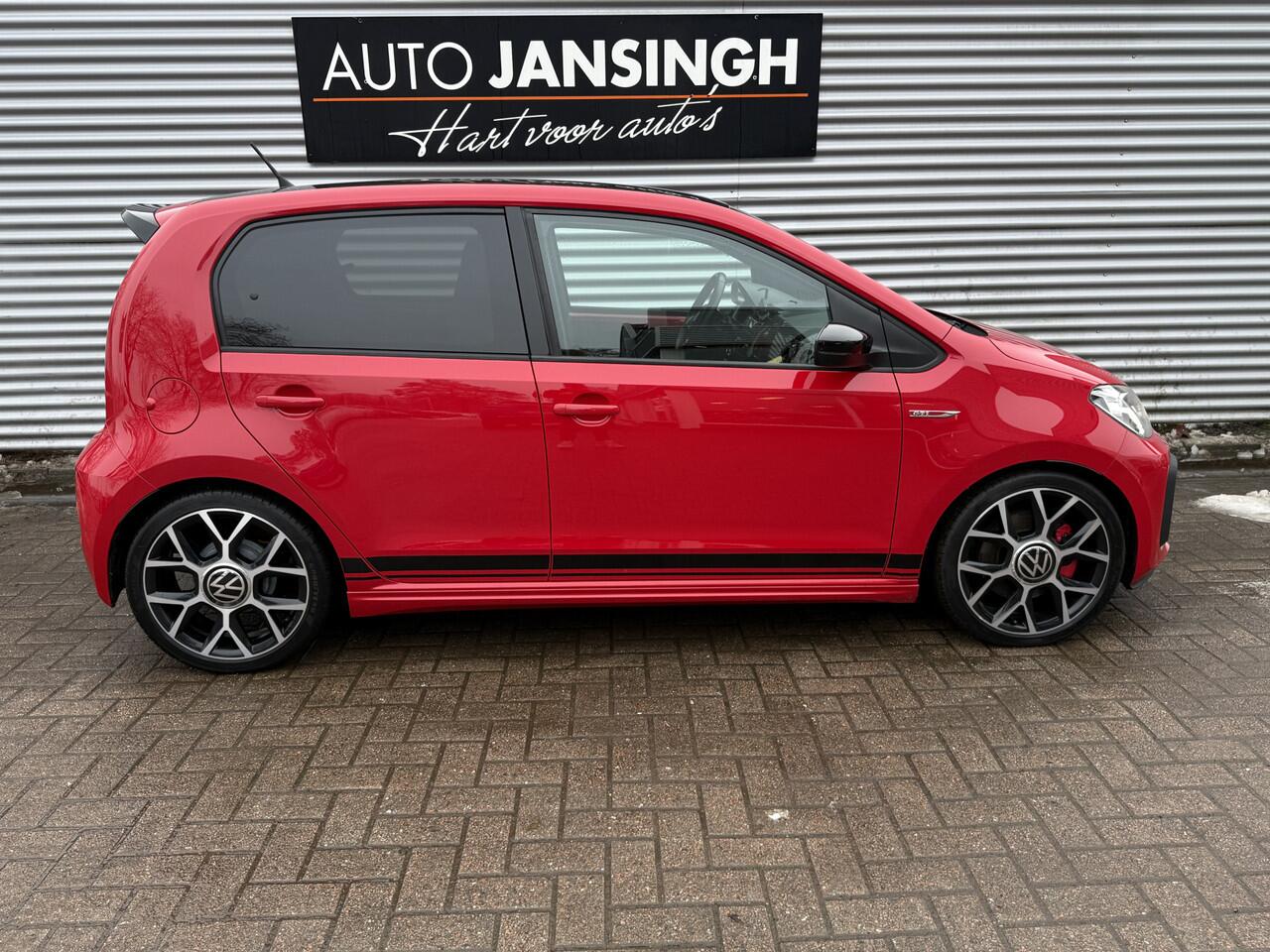 Volkswagen UP! 1.0 TSI GTI 116pk als nieuw! | Clima | Camera | PDC Achter | Bluetooth | Cruise | Stoelverwarming | RIJKLAARPRIJS INCL 12 MAANDEN GARANTIE EN BEURT