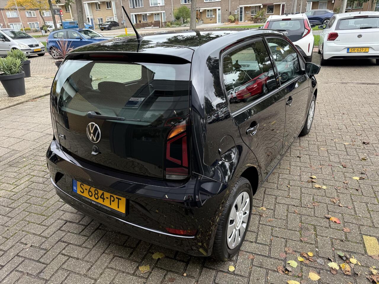 Volkswagen UP! 1.0 / Airco clima/ Navigatie via App / Camera/ PDC/ Cruise/ Camera/ PDC/ LED/