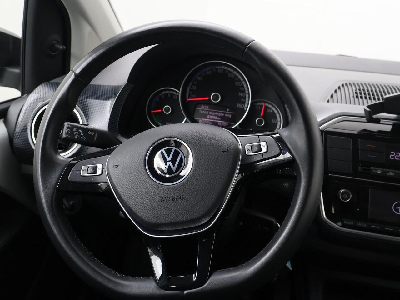 Volkswagen UP! e-Up! e-up! | 83 PK | SoH 91% | Achteruitrijcamera | Cruise control | Climate control |
