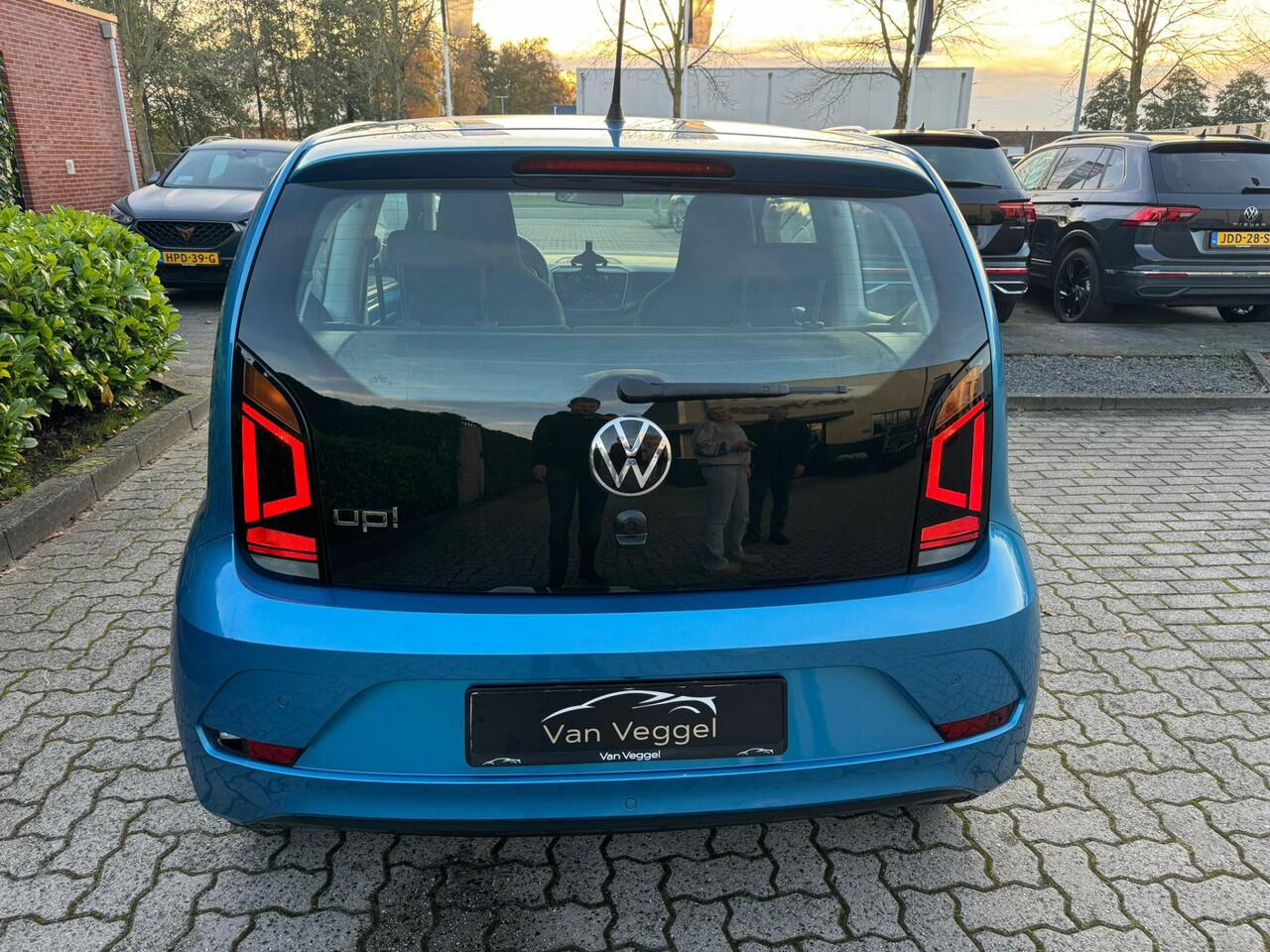 Volkswagen UP! 1.0 camera, airco, stoelverw, cruise