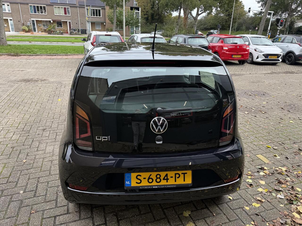 Volkswagen UP! 1.0 / Airco clima/ Navigatie via App / Camera/ PDC/ Cruise/ Camera/ PDC/ LED/