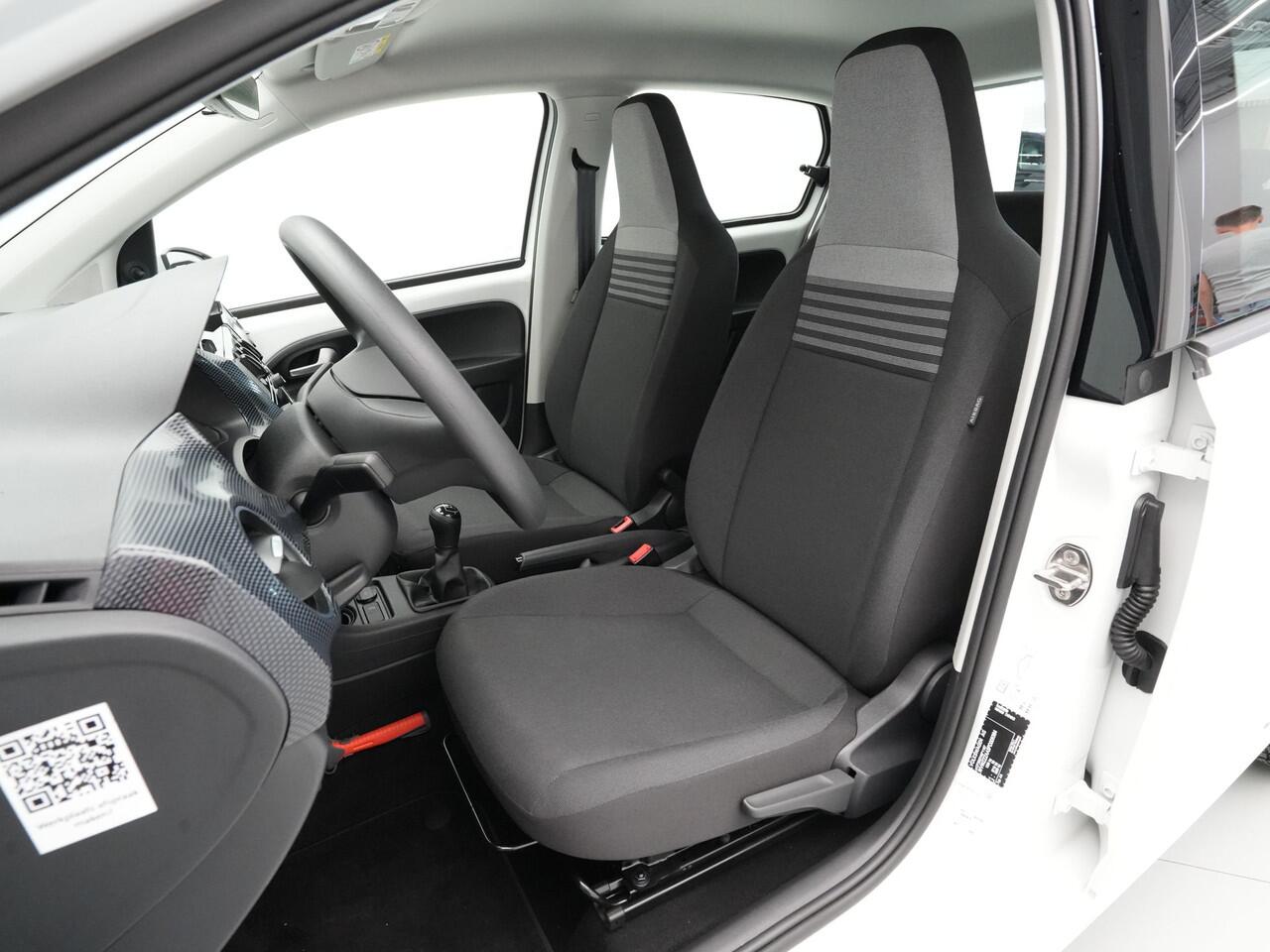 Volkswagen UP! 1.0 65pk Airco Bluetooth Dab 4-deurs 283