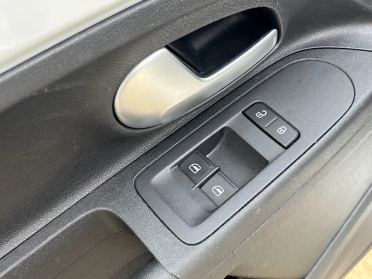 Volkswagen UP! 1.0 BMT move up!