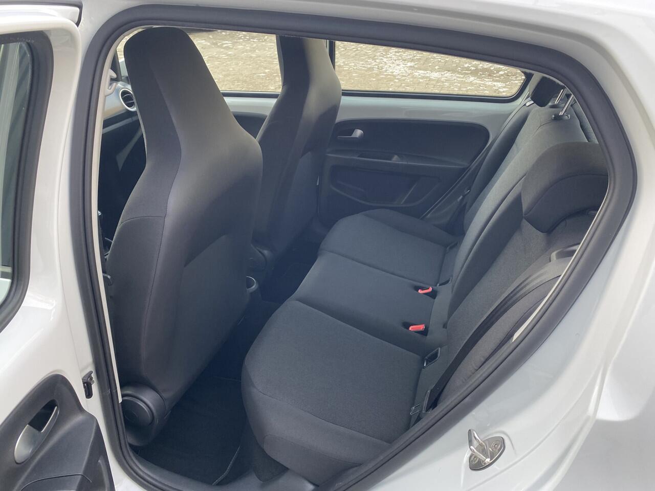 Volkswagen UP! Airco | achteruitrij | camera | 5deurs 1.0