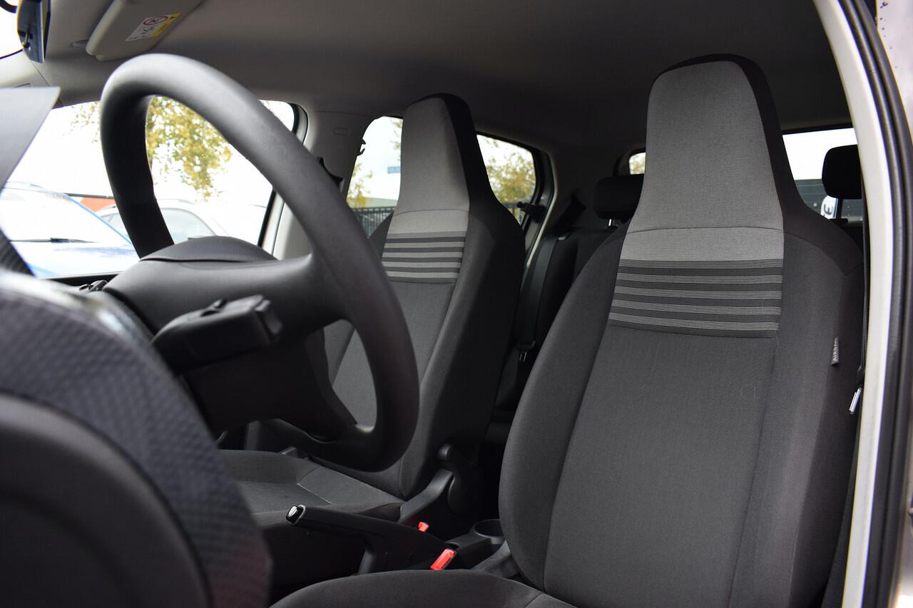 Volkswagen UP! 1.0 | Camera | Cruise | LM Velgen | Climate