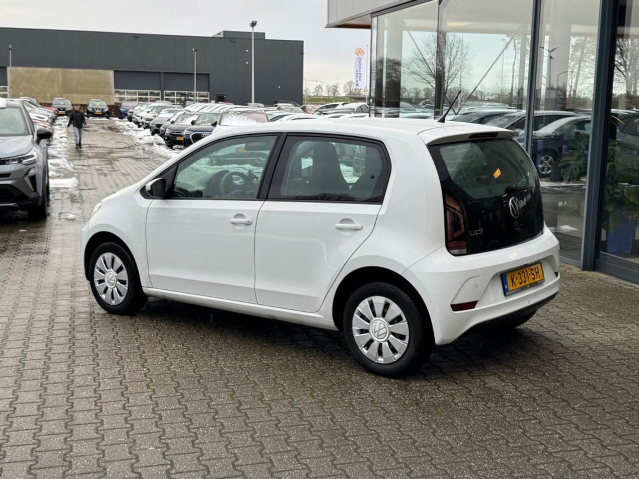 Volkswagen UP! Move Up - camera - sensoren - all season banden