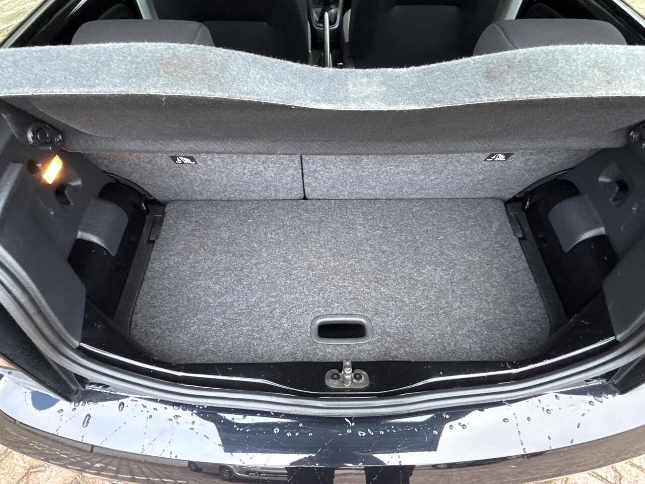 Volkswagen UP! 1.0 / Incl 12 maanden Bovag garantie