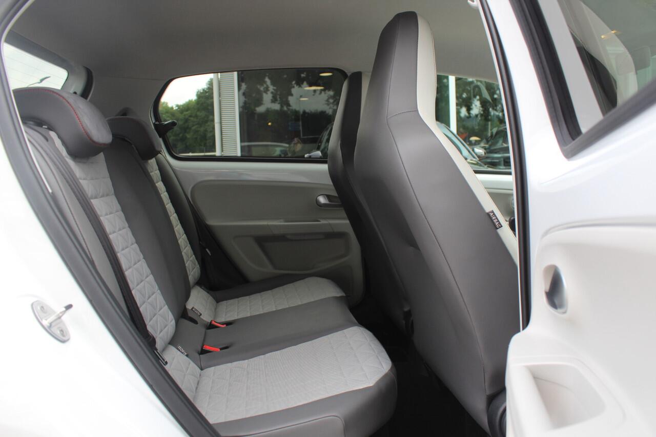 Volkswagen UP! 1.0 BMT up! beats / Bluetooth / 15'' LMV / LED Dagrijverlichting / Stuurbekrachtiging / Elektr. ramen / Airco / Radio