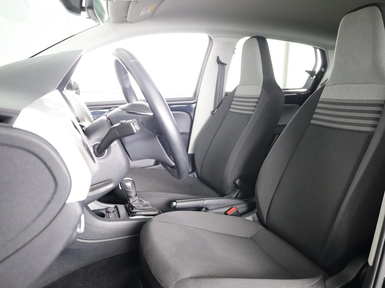 Volkswagen UP! e-Up! e-up! Style 83 pk | Navigatie via App | Autom. airco | Parkeersensoren achter | Achteruitrijcamera | Cruise control | Stoelverwarming |