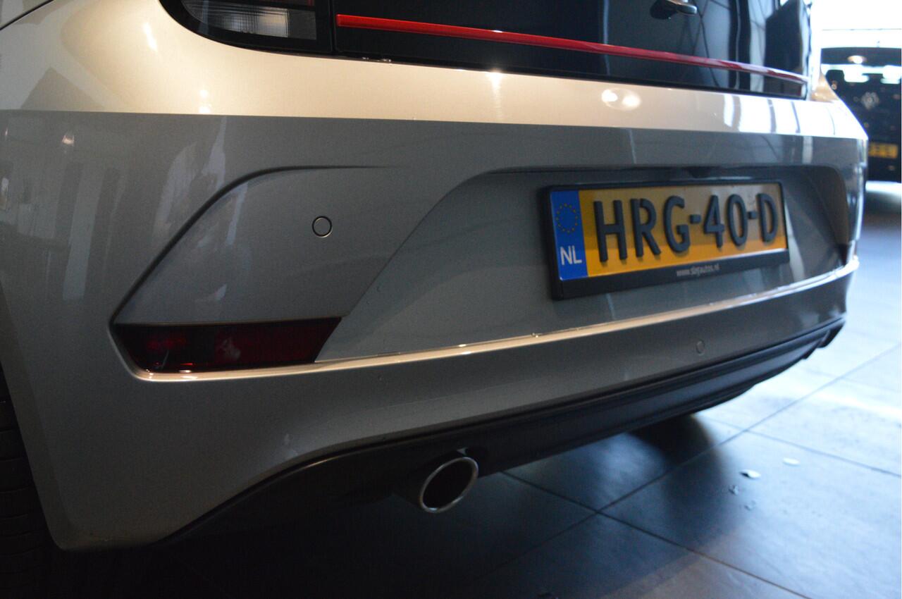 Volkswagen UP! 1.0 TSI GTI clima cruise camera pdc 17 inch 116 pl !!