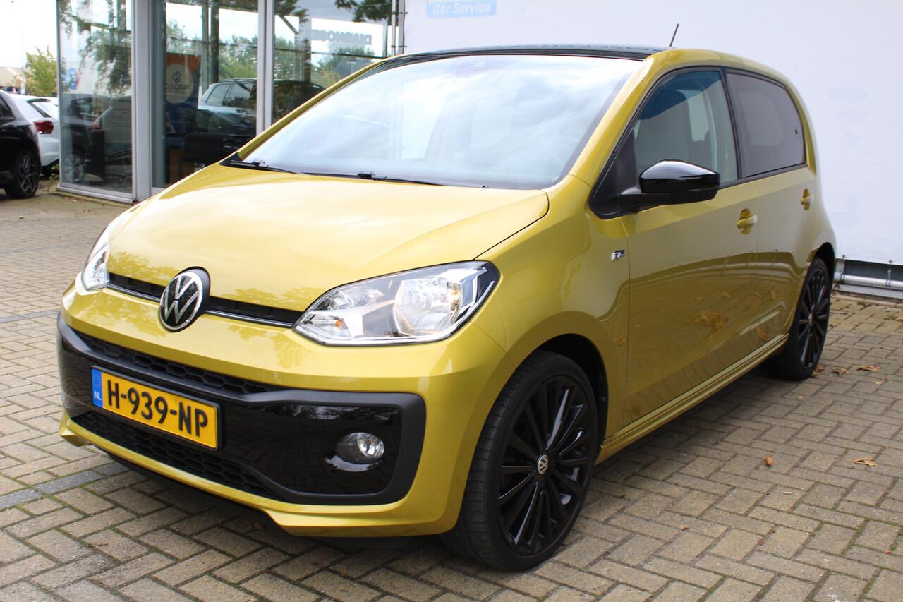 Volkswagen UP! 1.0 R-Line | Incl. 12 maanden Garantie | 1e Eigenaar | Cruise controle | Achteruitrijcamera | Parkeersensoren achter | Climate controle | Lane assist | DAB | 17 Inch LMV | Bluetooth | Stuurwiel multifunctioneel | Origineel NL Auto | NAP |
