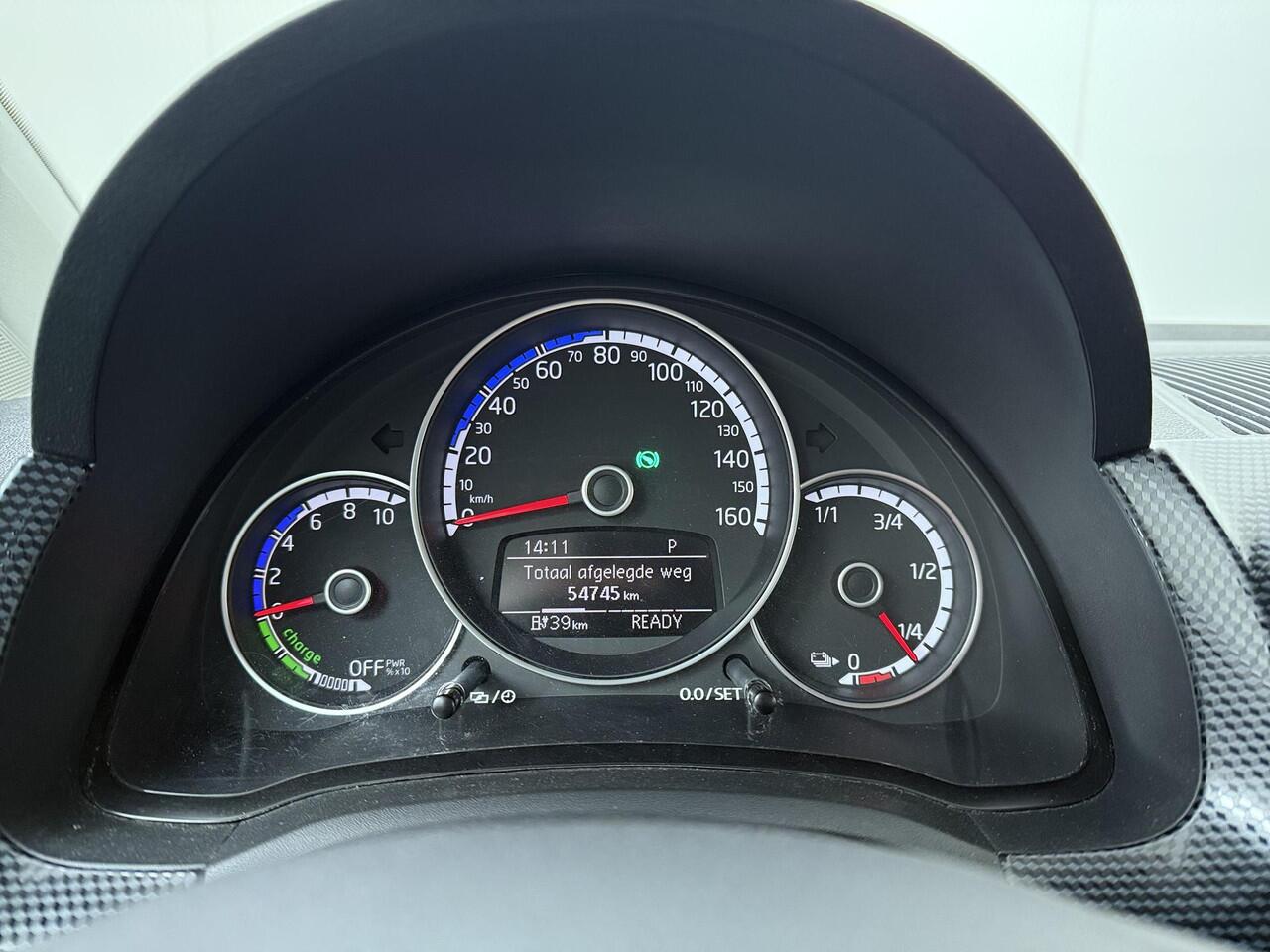 Volkswagen UP! e-Up! e-up! | 83 PK | SoH 89% | Verwarmde voorstoelen | Cruise control | Climate control |