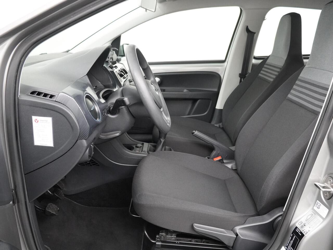 Volkswagen UP! 1.0 BMT move up! - Airconditioning - LED dagrijverlichting - DAB Radio