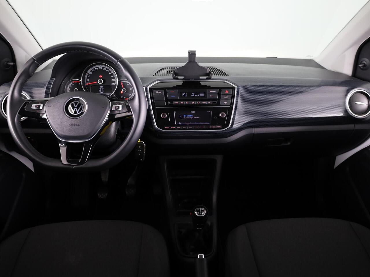 Volkswagen UP! 1.0 65 pk | Verlengde garantie | Navigatie via App | Autom. airco | Cruise control | Parkeersensoren achter | Achteruitrijcamera |