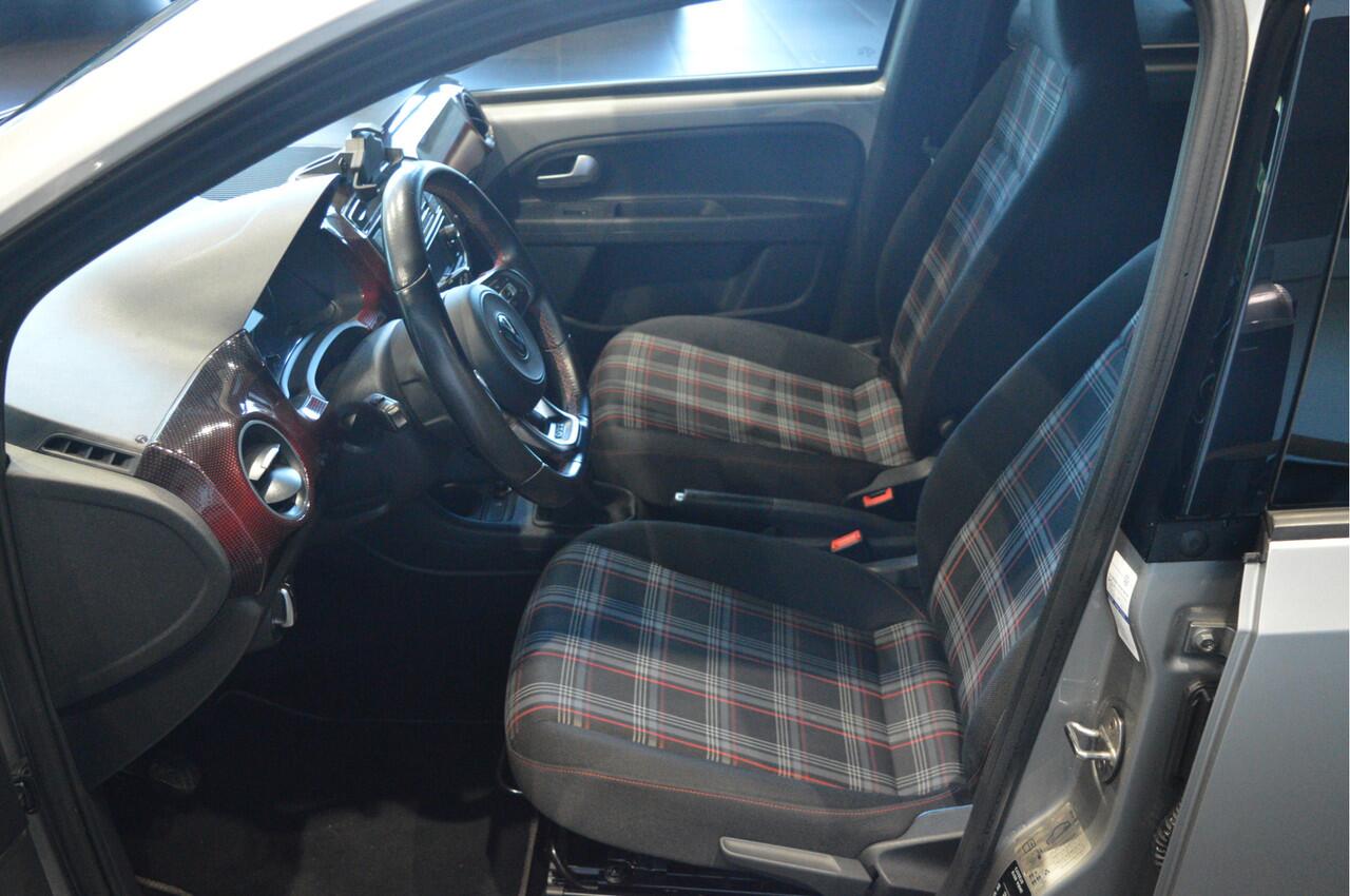 Volkswagen UP! 1.0 TSI GTI clima cruise camera pdc 17 inch 116 pl !!