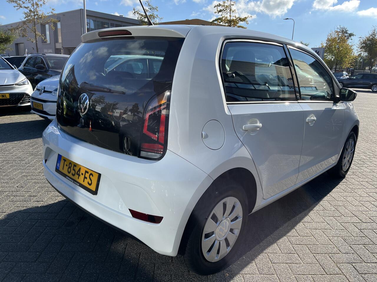 Volkswagen UP! 1.0 Bluetooth / Airconditioning / Navigatie by app