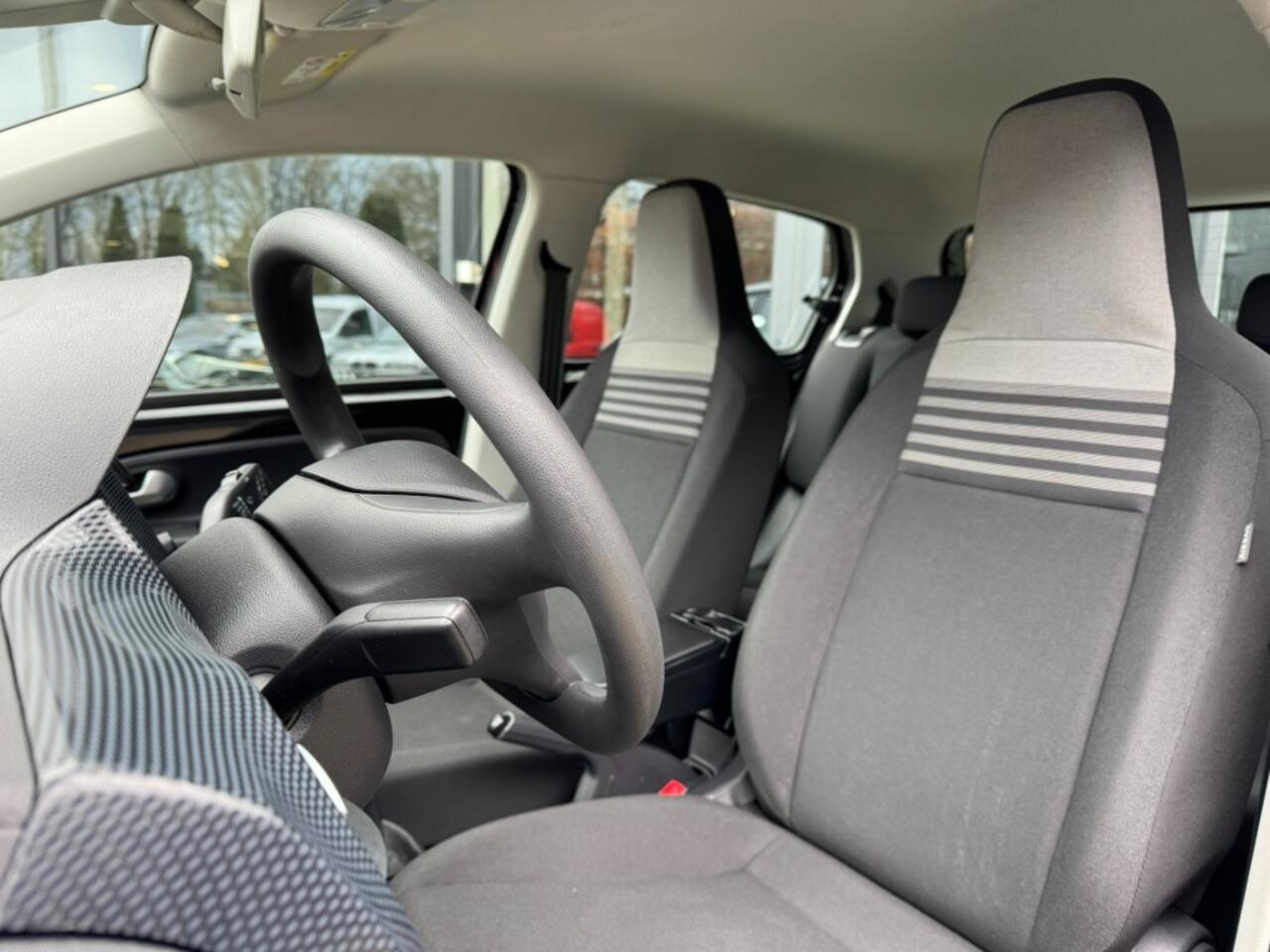 Volkswagen UP! 1.0 MOVE UP! 5-drs,1e Eig,Airco,Navi,LMV,Elekt Pakket,DAB,Dealer