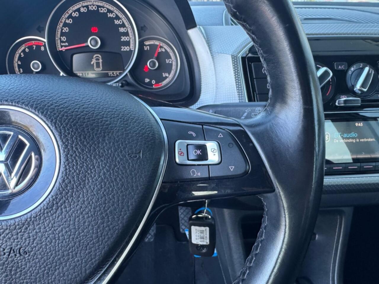 Volkswagen UP! 1.0 BMT high up!