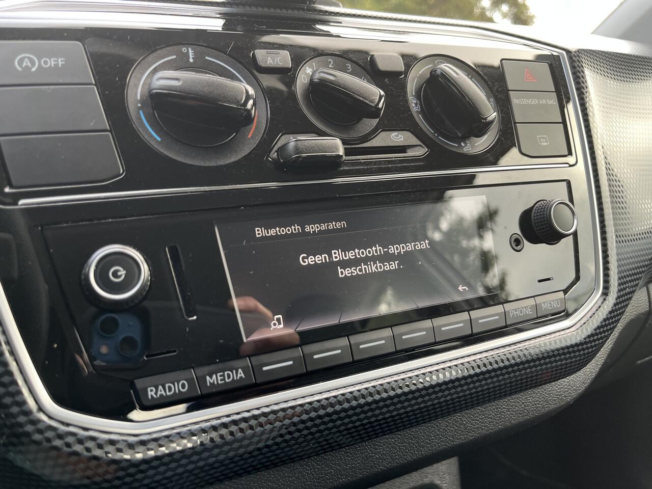 Volkswagen UP! 1.0 BMT move up! / 5 DEURS/ BLUETOOTH/ AIRCO/ ZEER ZUINIG/ DAB/ CARKIT