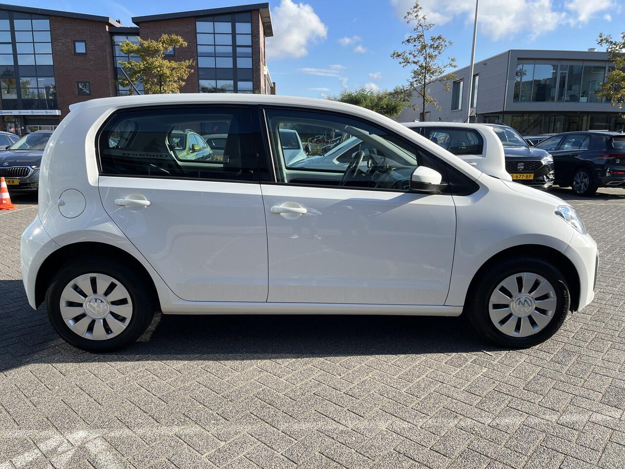 Volkswagen UP! 1.0 Bluetooth / Airconditioning / Navigatie by app