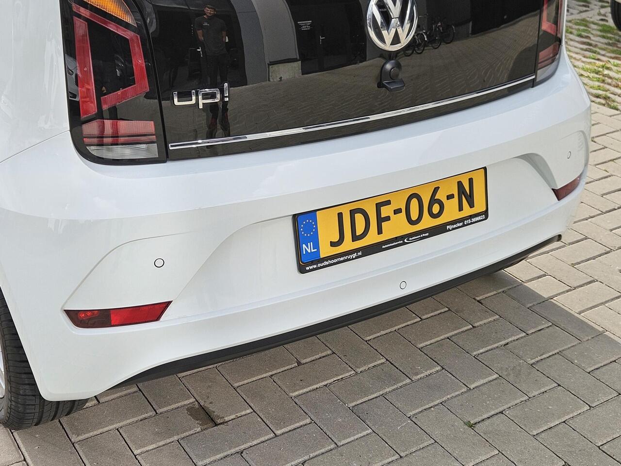 Volkswagen UP! 1.0 High-UP ECC Cruise Stoelvw PDC LM15
