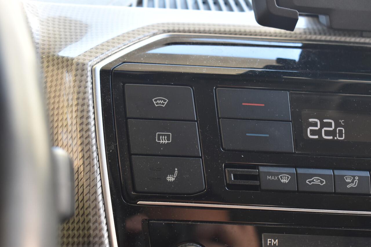 Volkswagen UP! e-Up! e-up! Style Sport | All-seasons | Stoelverwarming | Camera | 12 mnd BOVAG garantie | Whatsapp 06-53188999