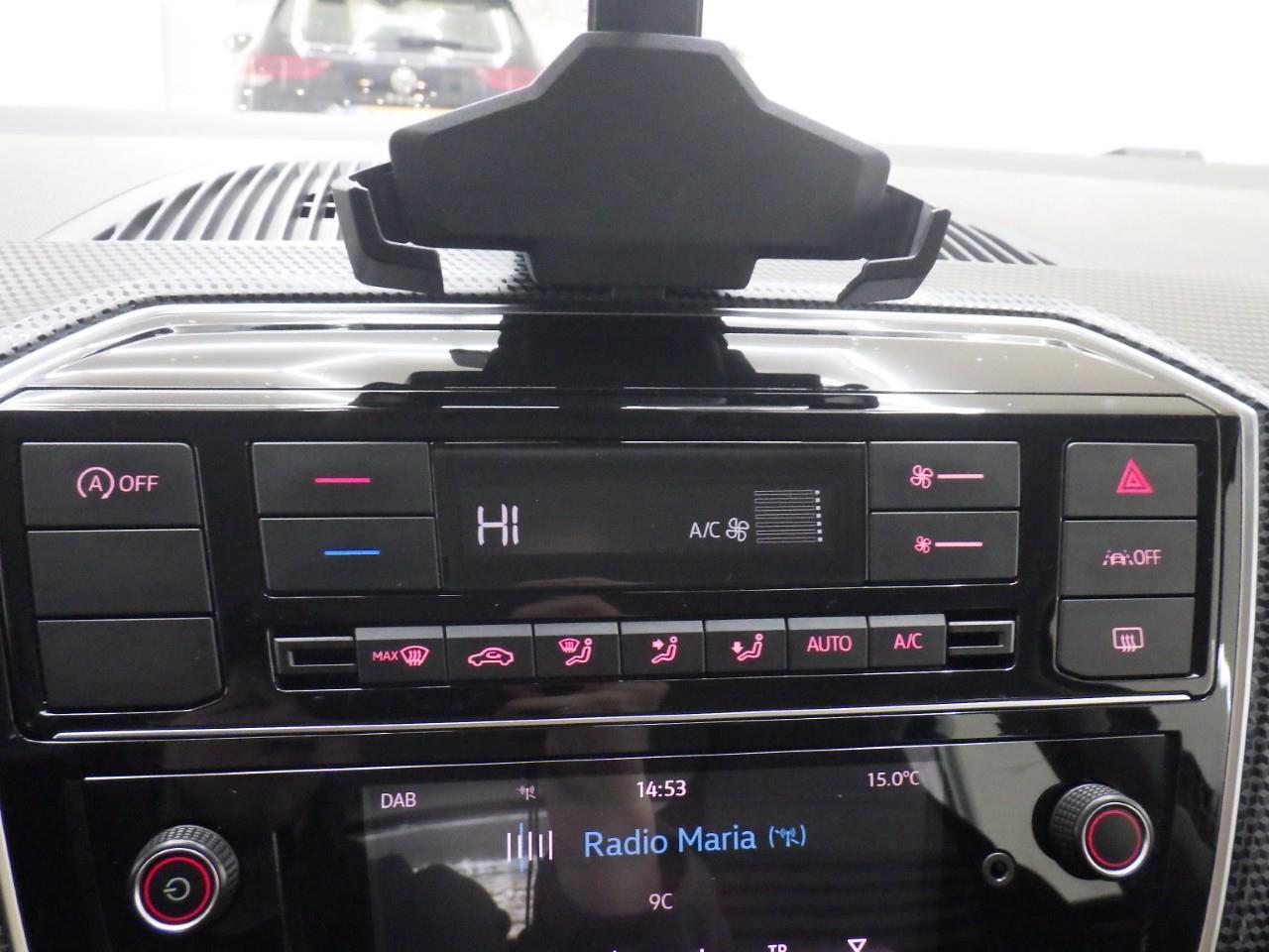 Volkswagen UP! 1.0 Airco ECC Cruise Control PDC Achter + Camera DAB+ Lane Assist