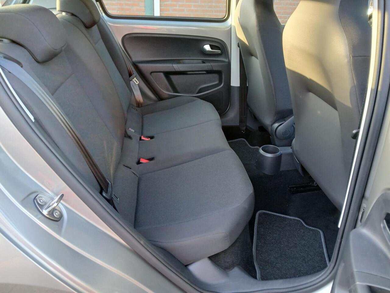 Volkswagen UP! 1.0 BMT move up! + Lichtmetalen velgen, Prachtige auto!