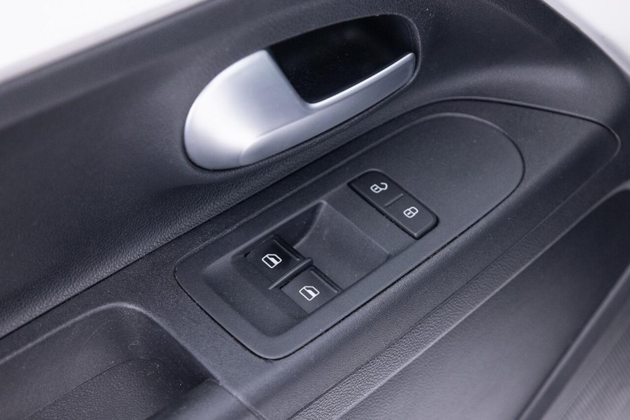 Volkswagen UP! 1.0 EcoFuel move up! 5-drs *AARDGAS*? 1e Eigenaar