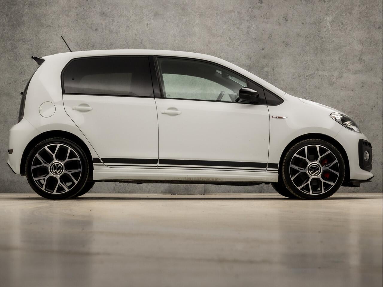 Volkswagen UP! 1.0 TSI GTI (STOELVERWARMING, BLUETOOTH, SFEERVERLICHTING, GETINT GLAS, SPORTSTOELEN, LM VELGEN, STUURWIEL MULTIFUNCTIONEEL, NIEUWE APK, NIEUWSTAAT)