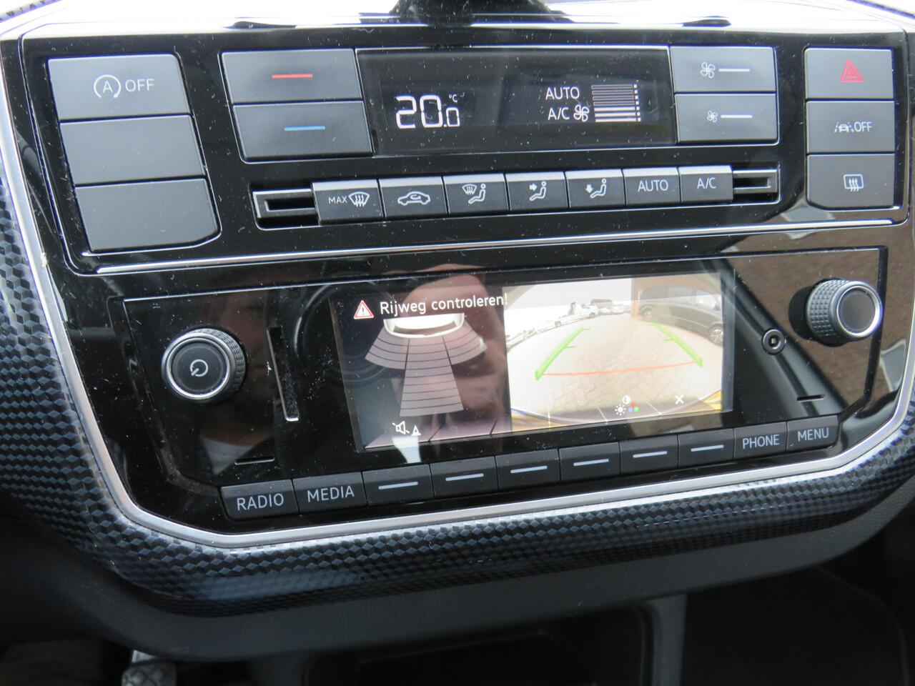 Volkswagen UP! 1.0 BMT Move Up! Executive * Rijklaarprijs incl. garantie * Camera * Cruise Control * Clima * Parkeersensoren