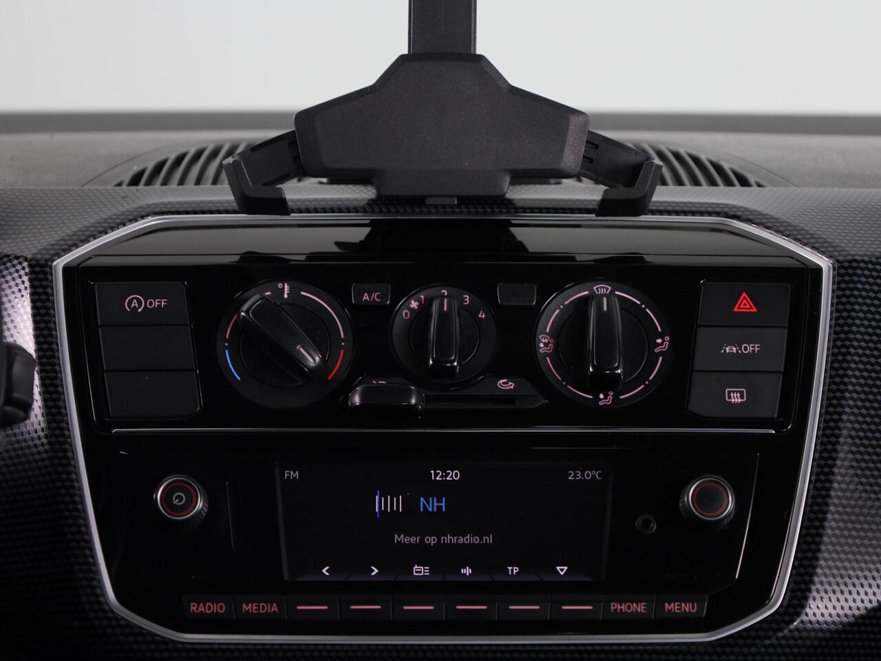 Volkswagen UP! 1.0 65 pk | Verlengde garantie | Navigatie via App | Airco | Rijstrooksensor |