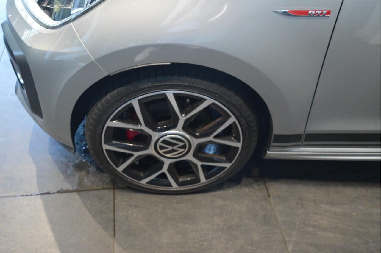 Volkswagen UP! 1.0 TSI GTI clima cruise camera pdc 17 inch 116 pl !!