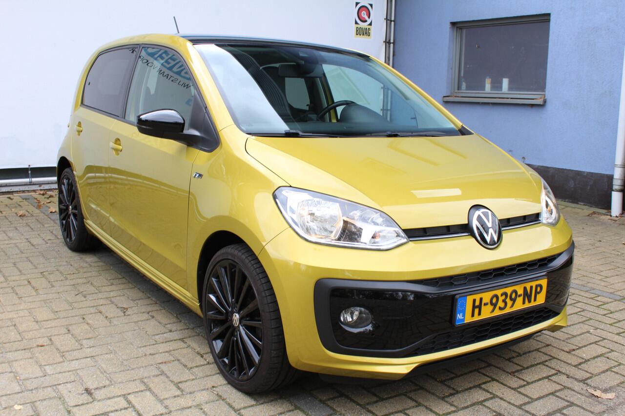 Volkswagen UP! 1.0 R-Line | Incl. 12 maanden Garantie | 1e Eigenaar | Cruise controle | Achteruitrijcamera | Parkeersensoren achter | Climate controle | Lane assist | DAB | 17 Inch LMV | Bluetooth | Stuurwiel multifunctioneel | Origineel NL Auto | NAP |