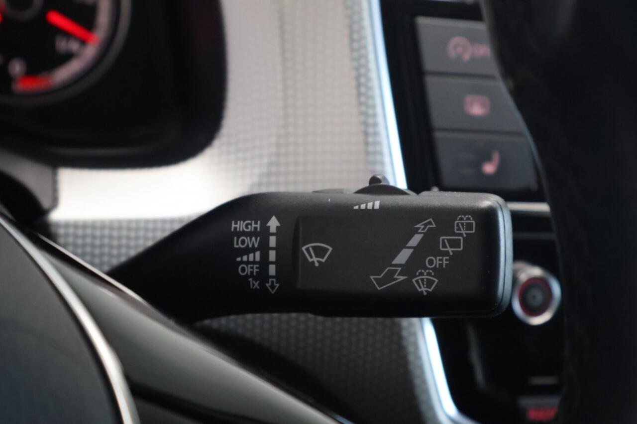 Volkswagen UP! 1.0 high up! | Cruise Control | Stoelverwarming | PDC