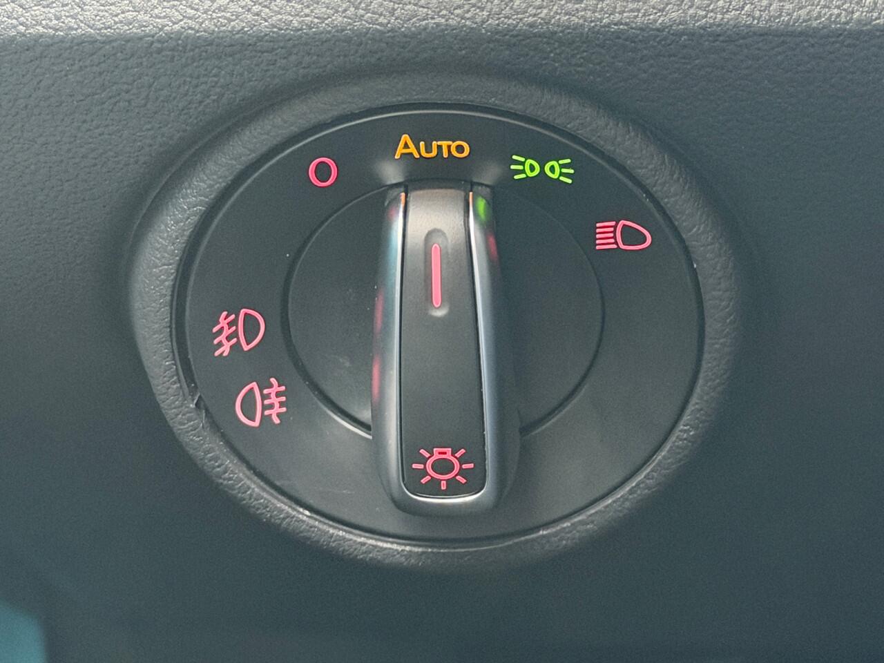 Volkswagen UP! 1.0 Active 5-deurs | Stoelverwarming | Lichtmetalen velgen | Extra getint glas | Bluetooth | Airco | Rijklaar incl. 1 jaar Bovag garantie