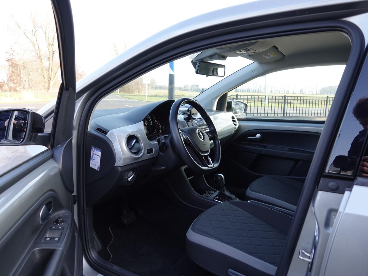 Volkswagen UP! e-Up! e-up! Style LMV | CRUISE | ECC | CAMERA + PDC | VERW. STOELEN