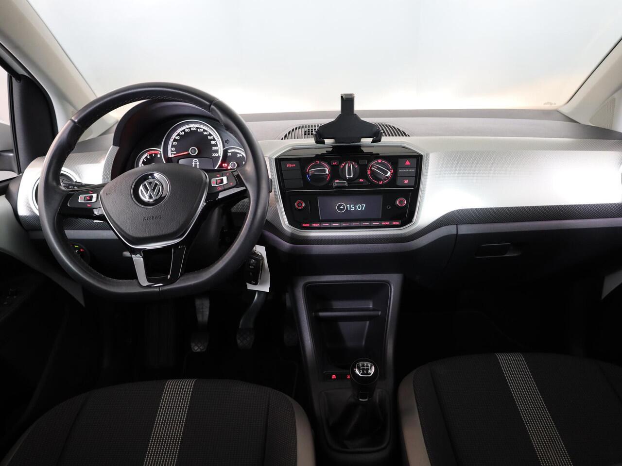 Volkswagen UP! 1.0 BMT high up! 60 pk | Navigatie via App | Airco | Cruise control | Parkeersensoren achter |