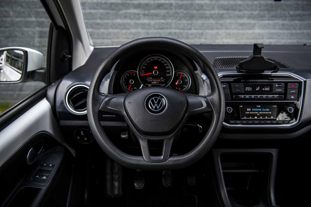Volkswagen UP! 1.0 BMT 60 pk | Climatronic | Cruise Control | Parkeersensoren