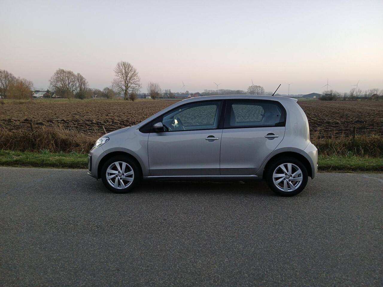 Volkswagen UP! 1.0 BMT move up! + Lichtmetalen velgen, Prachtige auto!